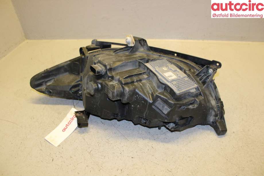 Frontlykt høyre halogen til Ford Mondeo 2014-2019 (Type V, Fase 1) (FORD|2519159|)