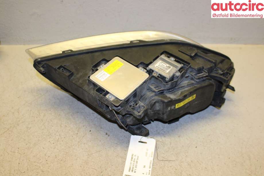 Frontlykt venstre halogen til Volvo V70 2014-2016 (Type III, Fase 2) (VOLVO|)