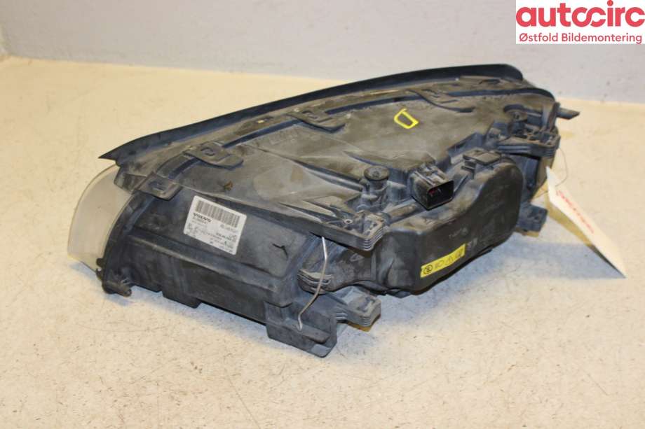 Frontlykt høyre halogen til Volvo V70 2014-2016 (Type III, Fase 2) (VOLVO|31395155|)