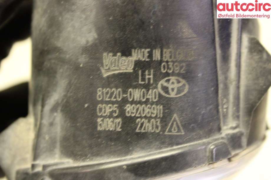 Tåkelykt venstre foran til Toyota RAV4 2009-2013 (Type III, Fase 2) (TOYOTA|812200W040|)