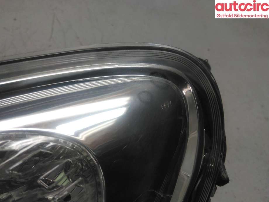 Frontlykt venstre halogen til Opel Corsa D 2006-2014 (OPEL|95515473|)
