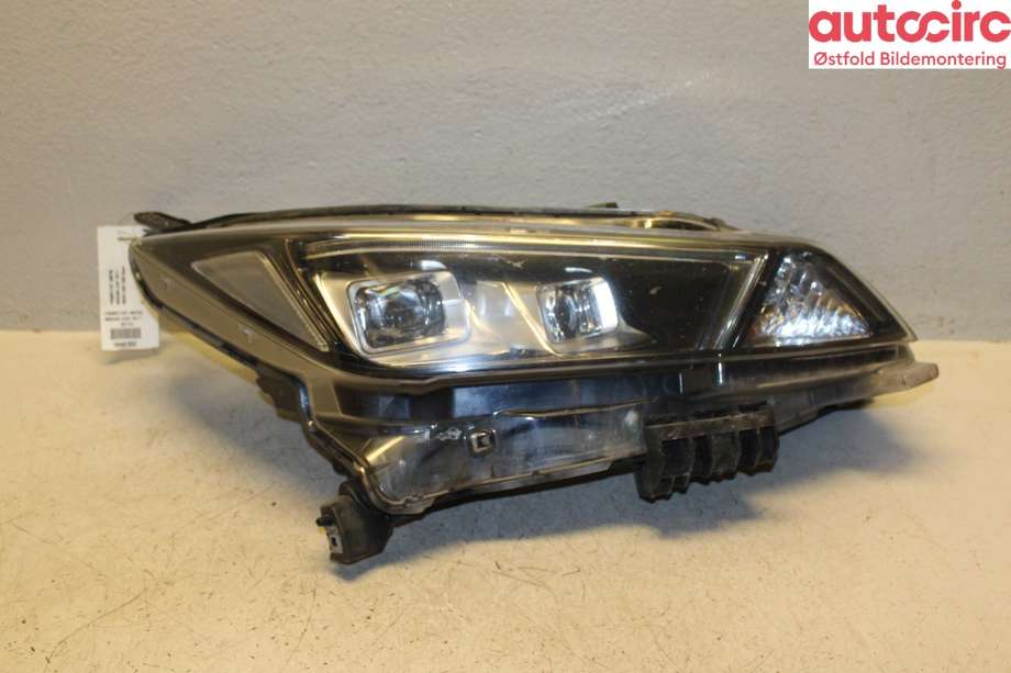 Frontlykt høyre halogen til Nissan Leaf 2018-->> (Type II)  (NISSAN|260105SH5A|)