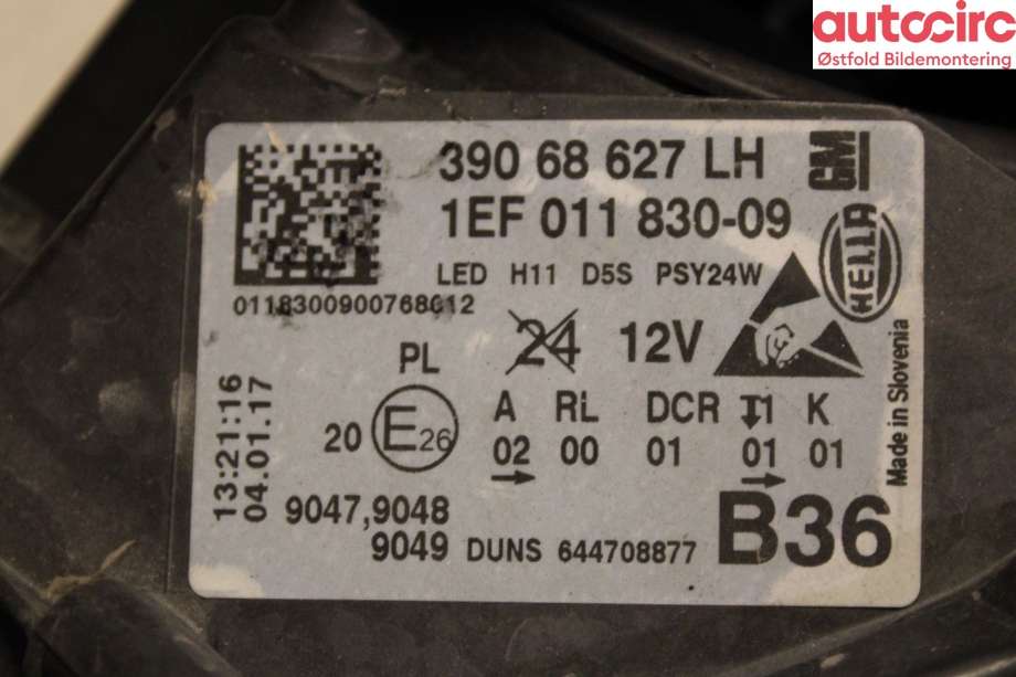 Frontlykt venstre halogen til Opel Corsa E 2015-2019 (OPEL|)