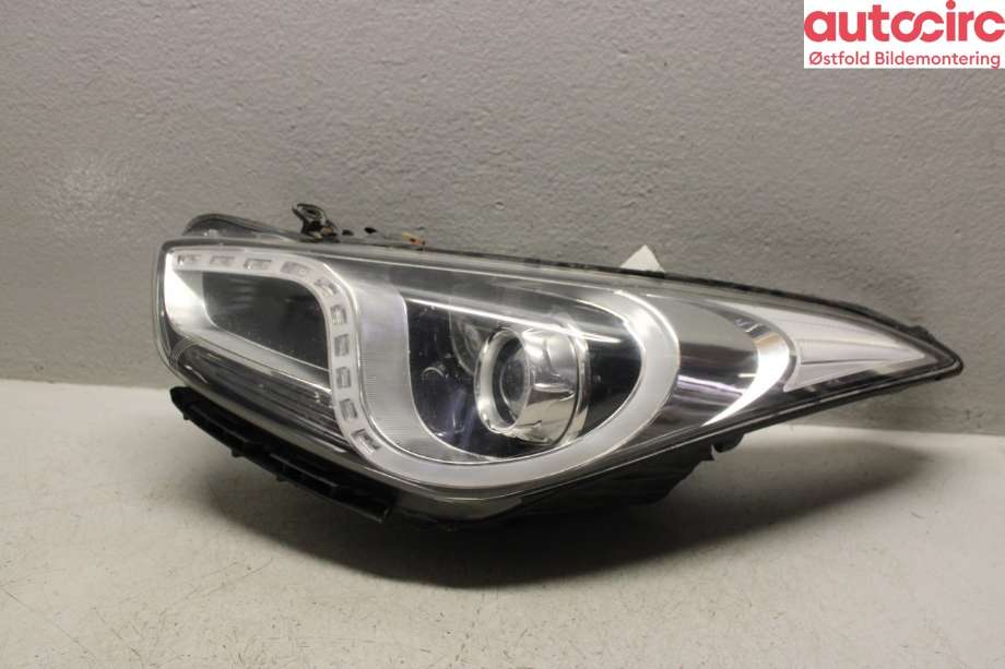 Frontlykt venstre halogen til Hyundai i40, 2012-2017  (HYUNDAI|)