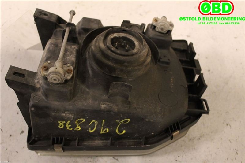 Frontlykt høyre halogen til Mitsubishi Pajero 2000-2006 (Type III)  (MITZUBISHI|)