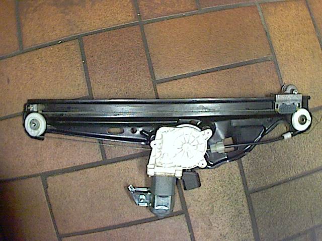Ruteheis høyre bak til BMW 5-Serie 2003-2010 (E60/E61) (E60/E61) (51 35 7 184 746|)