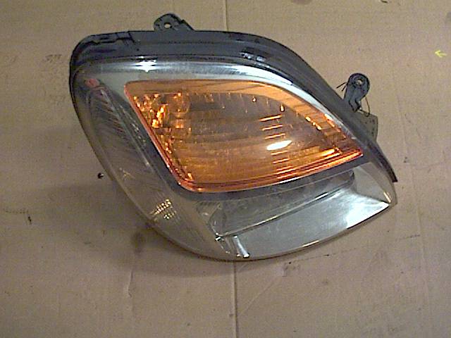 Frontlykt høyre halogen til Hyundai H-1, 1998-2005 (Type I, Fase 1)  (HYUNDAI|921024A620)