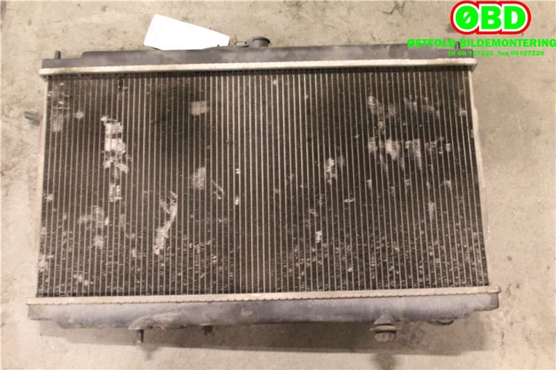 Radiator (manuell gir) til Nissan Almera 2000-2003 (Fase 1) (N16) (N16) (NISSAN|21410BM400|21410BM402|)