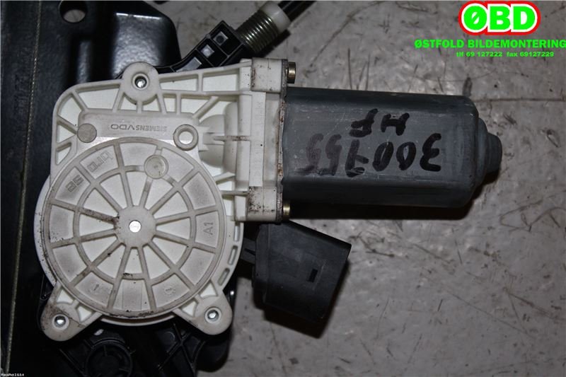Ruteheis høyre foran til BMW 5-Serie 2003-2010 (E60/E61) (E60/E61) (BMW 520I|51 33 7 184 384|)