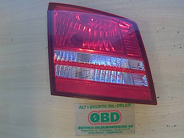 Baklykt venstre indre til Dodge Journey 2008-2010 (DODGE|04806369AC|)
