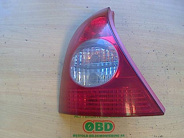 Baklykt venstre til Renault Clio, 2001-2006 (Type II, Fase 2)  (RENAULT|8200917488)