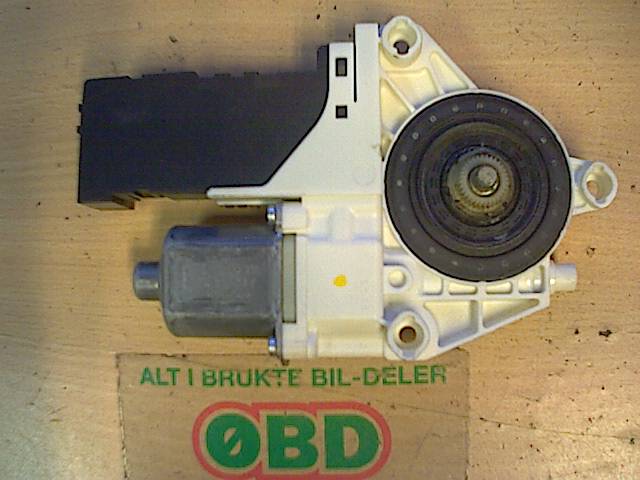 Ruteheis høyre foran til Peugeot 407 2004-2010 (PEUGEOT|9222Y9||9646594480)