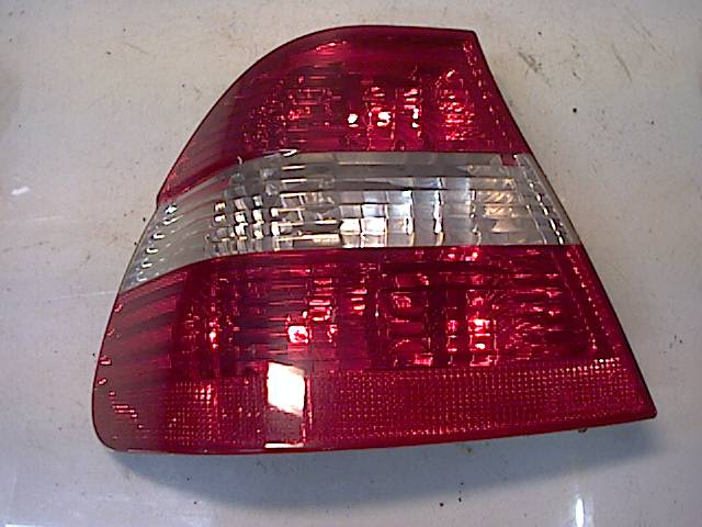 Baklykt venstre til BMW 3-Serie 1998-2005 (E46) (E46) (BMW 316 I|63 21 6 946 533|)