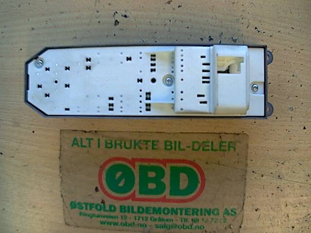 Bryter ruteheis til Toyota Auris 2013-2015 (Type II, Fase 1)  (TOYOTA|8482002320|)