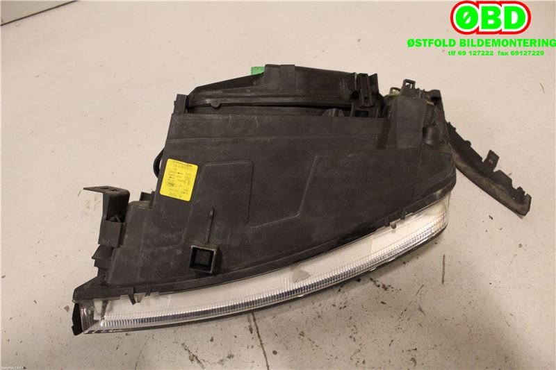 Frontlykt høyre halogen til Ford Mondeo 2001-2007 (Type III)  (FORD MONDEO|1435619|0301174204|1S7113005SC)