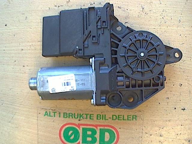 Ruteheis venstre bak til VW Golf VI 2008-2012  (VOLKSWAGEN|5K0 959 703 D|)