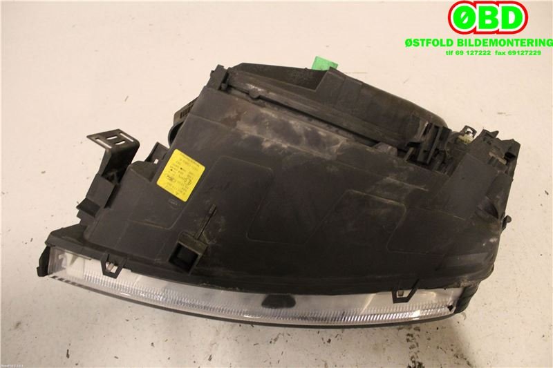 Frontlykt høyre halogen til Ford Mondeo 2001-2007 (Type III)  (FORD|1435619|0301174202|1S7113005AL)