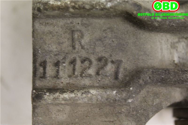 Bærebru høyre foran nedre til Citroën C8 2003-2008  (CITROEN|3521K6|)