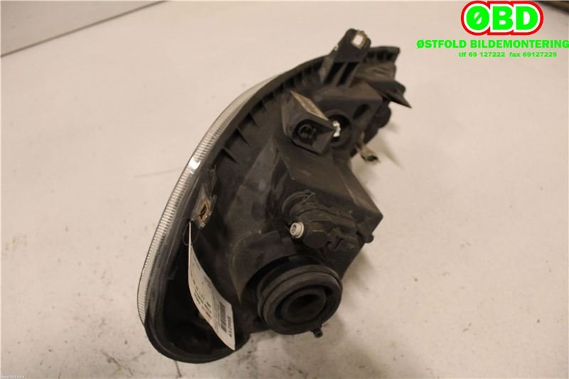 Frontlykt venstre halogen til Nissan Primastar 2006-2014  (NISSAN|2606000Q0B|2606000Q0F|8200701354)