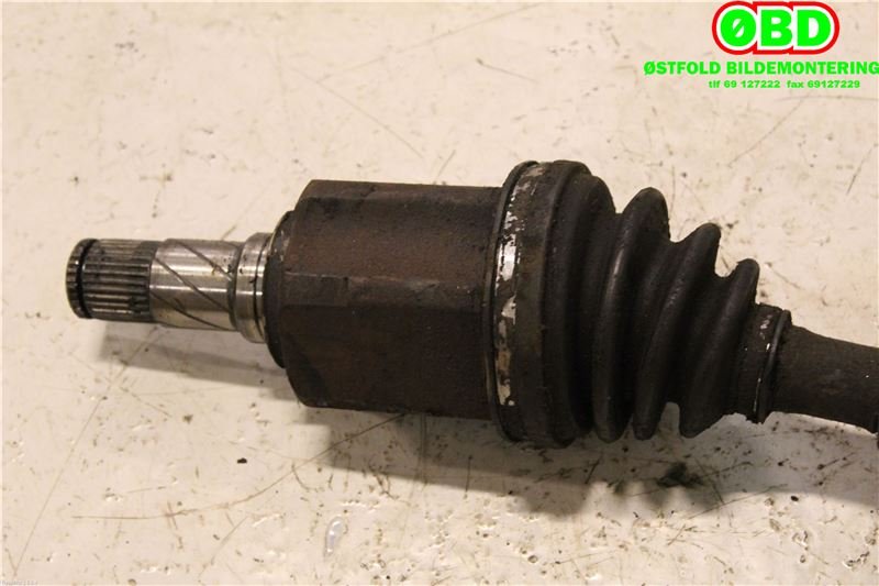 Drivaksel venstre foran til Nissan X-Trail 2002-2007 (T30) (T30) (NISSAN|391018H315|)
