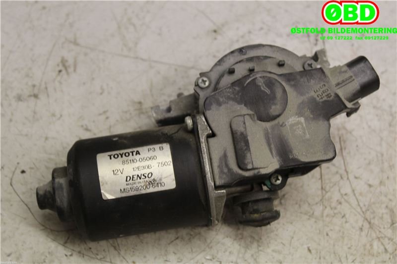 Viskermotor frontrute til Toyota Avensis 2003-2008 (Type II)  (TOYOTA|8511005060|851101A040)