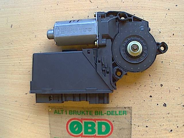Ruteheis høyre foran til Audi A4 2001-2004 (Type II) (B6) (B6) (AUDI|8E1 959 802 G||8E1959802E)