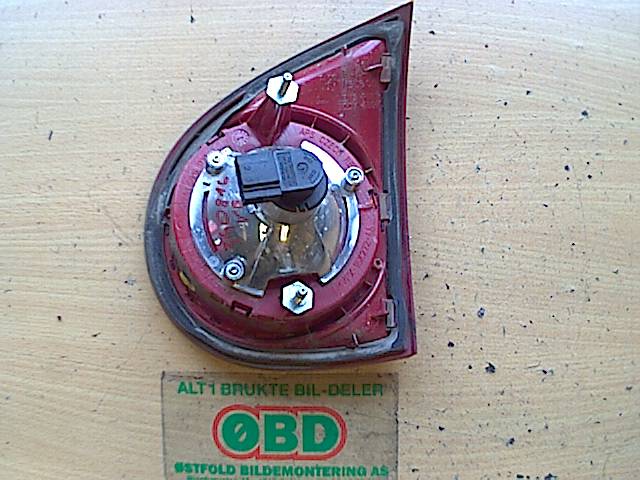 Baklykt venstre indre til VW Golf V, Combi 2003-2008  (VOLKSWAGEN|1K6 945 093 E|)