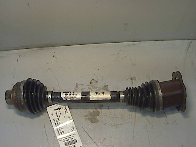 Drivaksel høyre foran til Audi A4, 2007-2014 (Type IV) (B8) (B8) (AUDI|8K0 407 451 P)