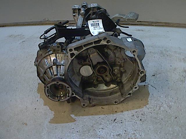 Girkasse manuell til VW Caddy, 2010-2015 (Type III, Fase 2) (VOLKSWAGEN|0A4 300 046 R)