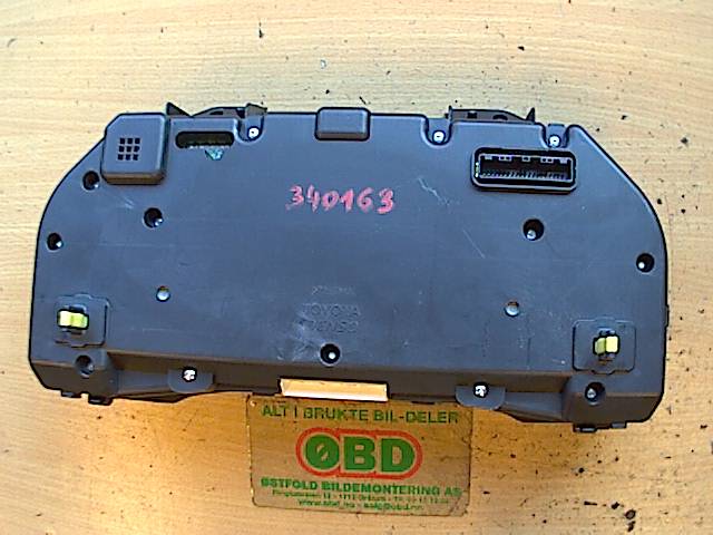 Instrumentpanel til Toyota Avensis 2009-2015 (Type III, Fase 1)  (TOYOTA|8380005K20|)