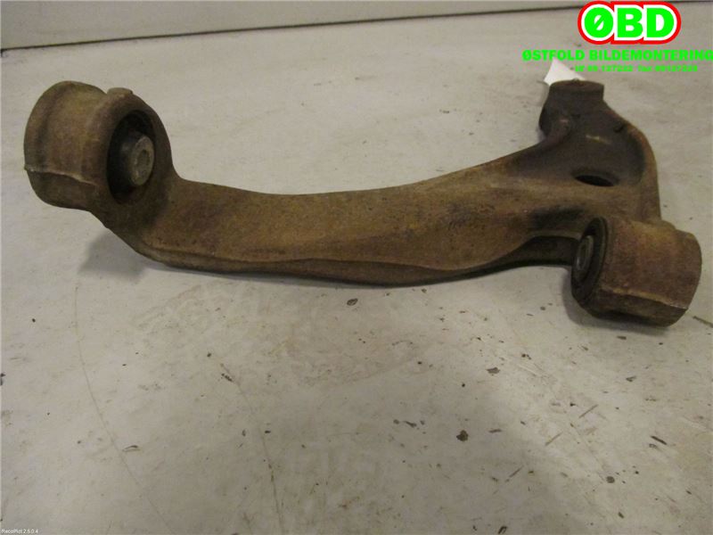 Bærebru venstre foran nedre til VW Transporter / Caravelle 2003-2009 (Fase 1) (T5) (T5) (VOLKSWAGEN|7H0 407 151 F|)