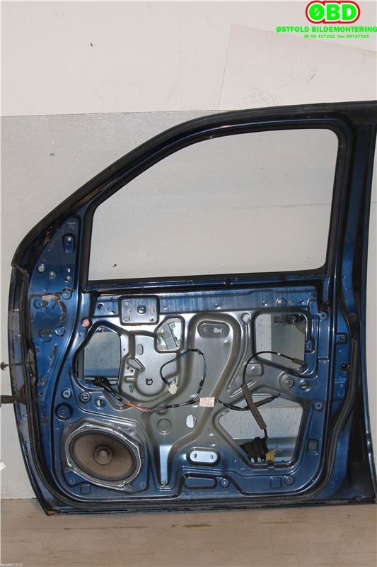 Dør høyre foran til Nissan Navara 2005-2010 (Fase 1) (D40) (D40) (NISSAN|80100EB330|)
