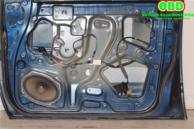 Dør høyre foran til Nissan Navara 2005-2010 (Fase 1) (D40) (D40) (NISSAN|80100EB330|)