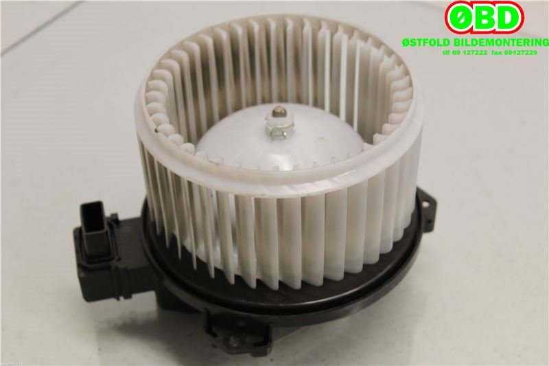 Varmeapparat motor til Suzuki Swift 2011-2017 (SUZUKI|74250-71LA0|)