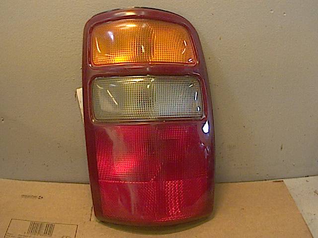 Baklykt høyre til Chevrolet Suburban 1992-2001 (GM|)