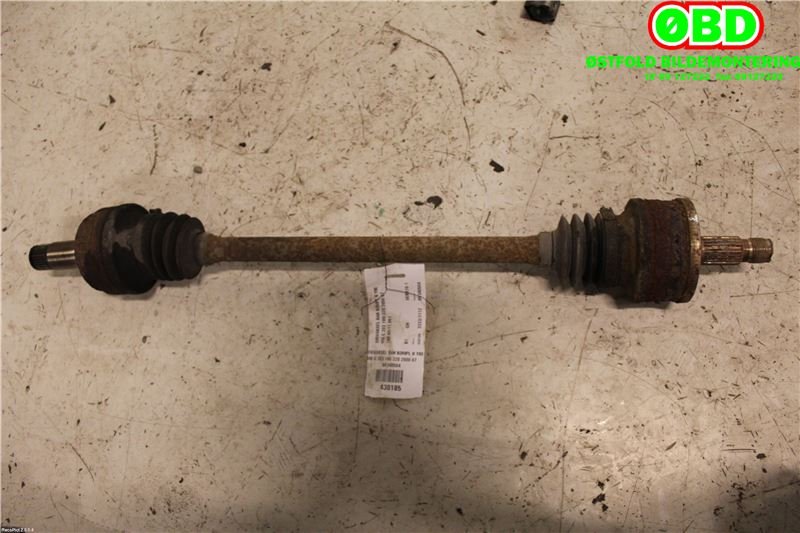 Drivaksel høyre bak til Mercedes C-Klasse 2000-2004 (Fase 1) (W203) (W203) (MERCEDES|A 203 350 64 56|A 203 350 16 10|)