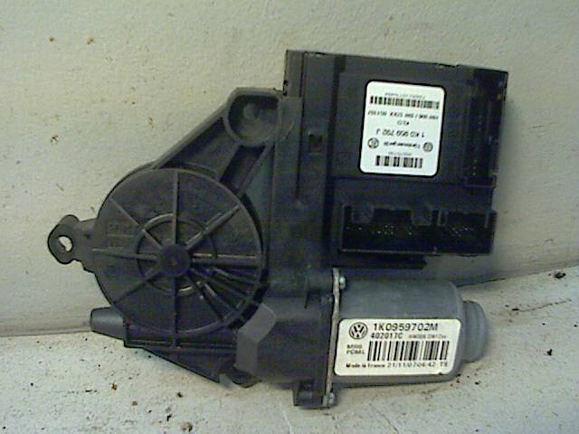 Ruteheis høyre foran til VW Golf V, Combi 2003-2008 (VOLKSWAGEN|1K0 959 702 AG||1K0959702M)