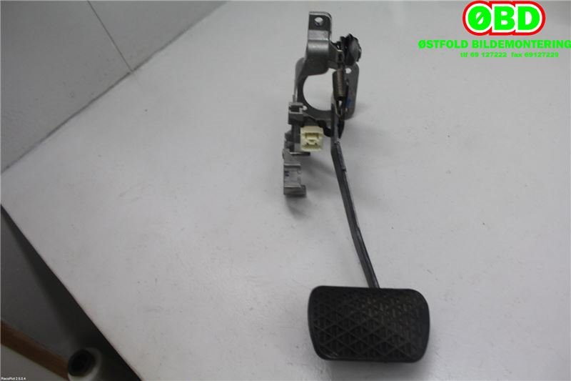Pedal gass/brems/clutch til Mercedes E-Klasse, 2000-2002 (Fase 2) (W210) (W210) (MERCEDES|A 210 290 33 18)