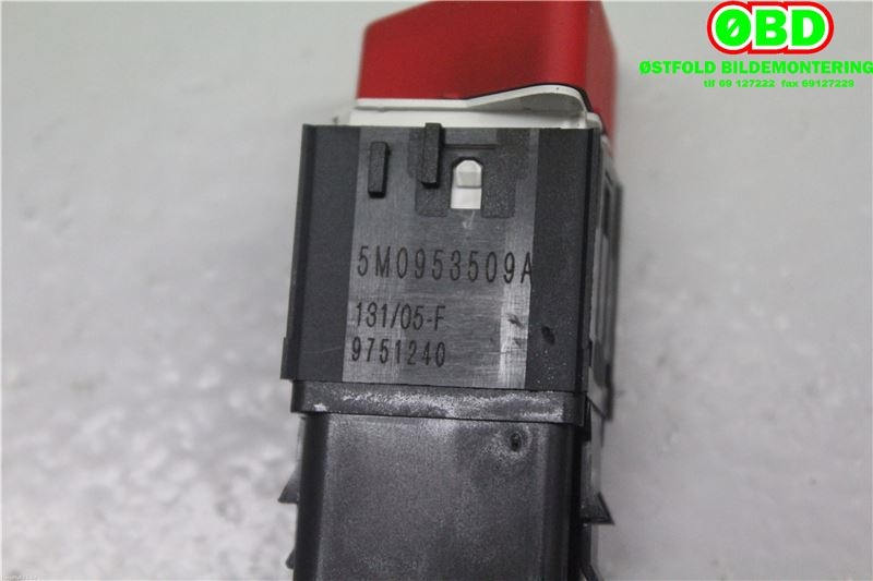 Bryter nødblink til VW Golf, Plus/Cross 2005-2009 (Fase 1)  (VOLKSWAGEN|5M0 953 509 A|5M0 953 509 B|5M0953509A)
