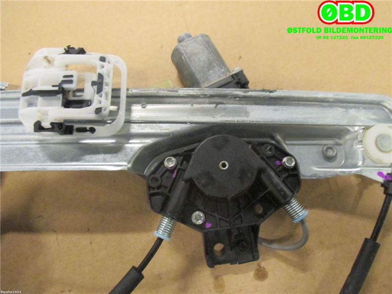 Ruteheis venstre foran til Ford Kuga 2013-2019  (FORD|2138696|)