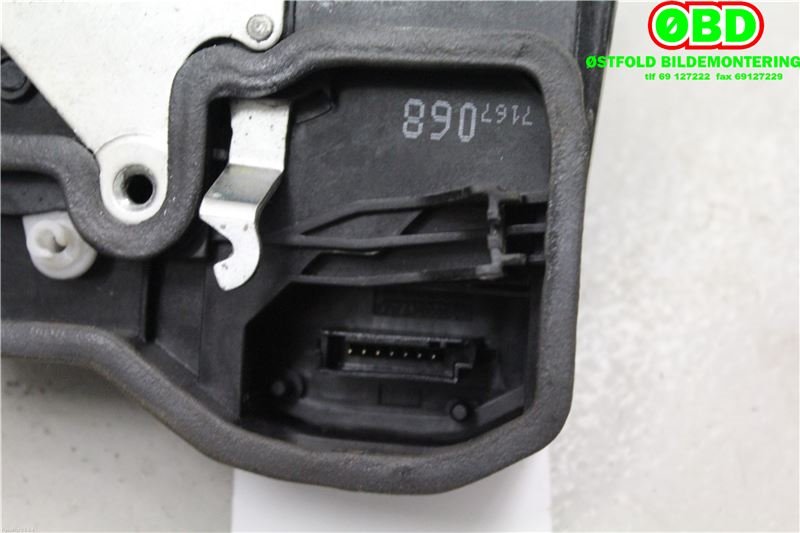 Låsekasse høyre foran til BMW 5-Serie 2003-2010 (E60/E61) (E60/E61) (BMW|51 21 7 202 146||7167068)