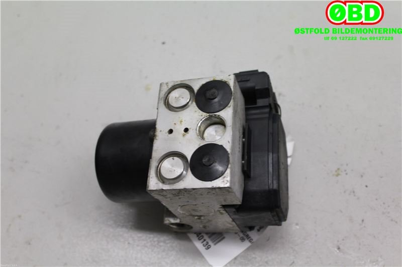 ABS sentral til Toyota RAV4 1994-2000 (Type I)  (4451042020|1330004000|)