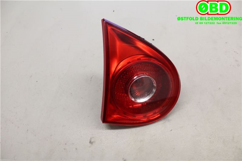 Baklykt venstre indre til VW Golf V, Combi, 2003-2008  (VOLKSWAGEN|1K6 945 093 E)