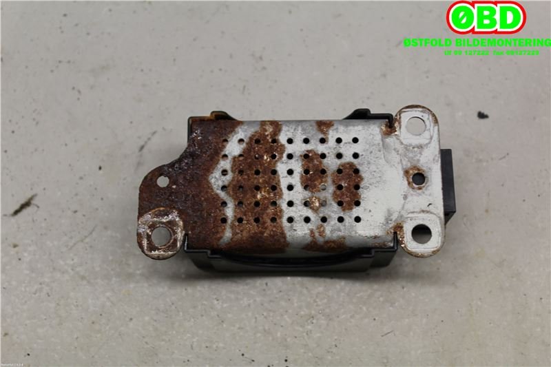 Antenne forsterker til VW Golf V, Combi 2003-2008  (VOLKSWAGEN|5M0 035 570 B|)