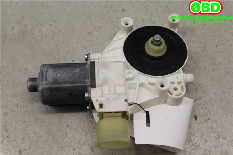 Ruteheis høyre til BMW 3-Serie 2005-2011 (E90/E91/E92/E93) (E90/E91/E92/E93) (BMW||0130822403)