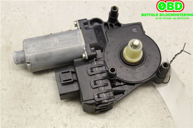Ruteheis høyre foran til Audi A6 2001-2004 (Type II, Fase 2) (C5) (C5) (AUDI|4B0 959 802 D||4B0959802D)