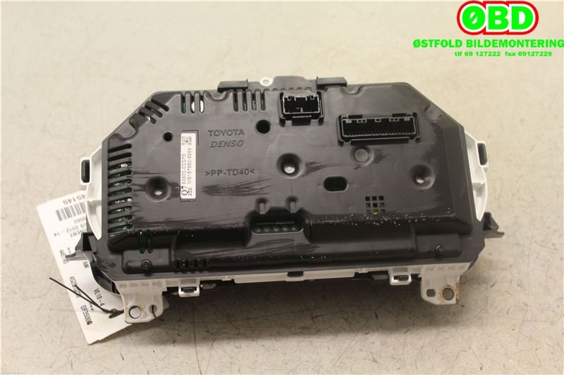 Instrumentpanel til Toyota Yaris 2012-2014 (Type III, Fase 1)  (TOYOTA|838000DQ70|)