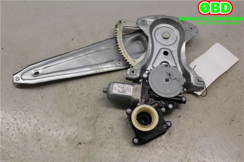 Ruteheis til Toyota Verso 2009-2016 (Type III)  (TOYOTA|698400F040|)