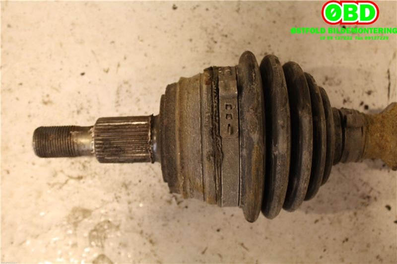 Drivaksel høyre foran til Audi A3 1996-2003 (Type I)  (AUDI|1J0 407 272 BL|1J0 407 452 BX|)