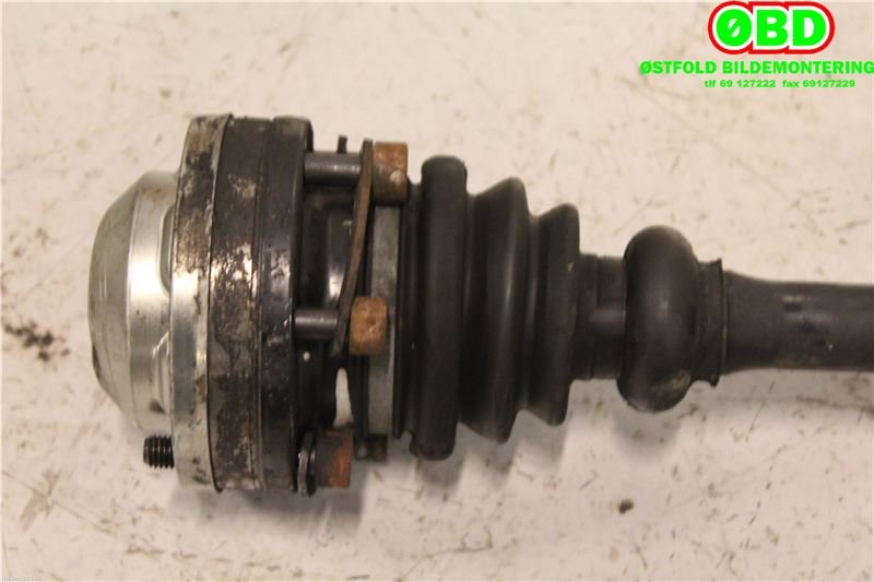 Drivaksel venstre foran til VW Transporter / Caravelle 2003-2009 (Fase 1) (T5) (T5) (VOLKSWAGEN|7E0 407 271 N|7E0 407 271 AA|)